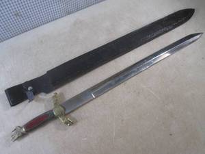lot 204 image: (BSB) 32 Sword with WoodBrass Han...