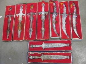 lot 228 image: (CSB) Assortment of Damaged Collect...
