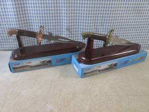 lot 231 image: (CSB) 2 - 9 Decorative Knives with...