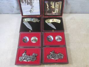 lot 243 image: (CS) 4 Collector Box Knives...