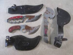 lot 246 image: (BSB) 3 As-Is Knives with Sheaths 1...