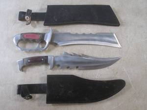 lot 247 image: (BSB) 2 As-Is Knives with Sheaths 1...