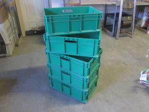 lot 269 image: (BR1) 5 Stackable Plastic Bins with...