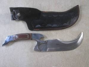 lot 271 image: (D-2) 12 Knife with Leather Sheath...