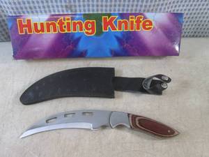 lot 273 image: (BSB) 11 14 Knife with Leather Sh...