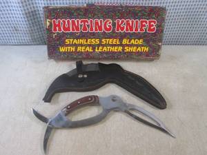 lot 326 image: (F-1) 13 34 Knife with Leather Sh...