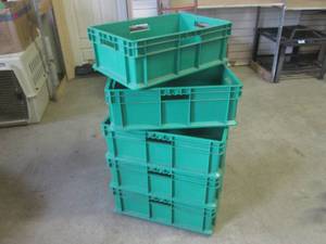 lot 327 image: (BR3) 5 Stackable Plastic Bins with...