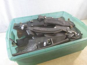 lot 328 image: (CSB) Tote of Assorted Bigger Knife...