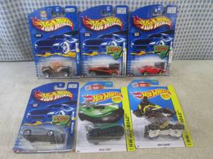 lot 333 image: (EC1) Assorted Hot Wheels in Packag...