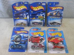 lot 334 image: (EC1) Assorted Hot Wheels in Packag...