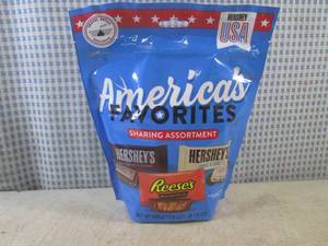 lot 373 image: (B-3) Sharing Assortment Bag of Hes...