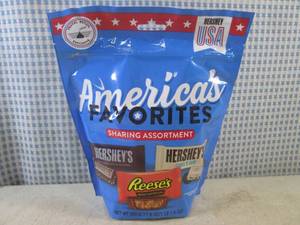 lot 374 image: (B-3) Sharing Assortment Bag of Hes...