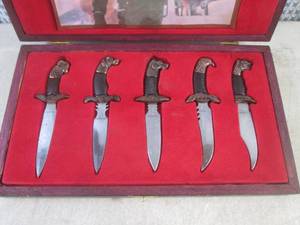 lot 29 image: (BS) Defender 5pc Mini Knife Set in...