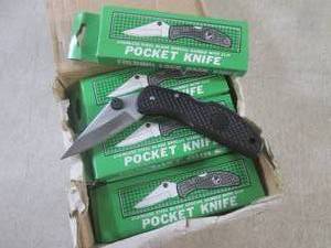 lot 39 image: (EC1) Box of 12 Folding Pocket Kniv...