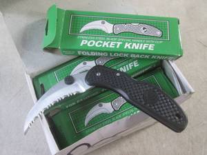 lot 40 image: (EC1) Box of 12 Folding Pocket Kniv...