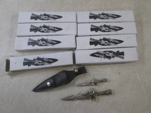 lot 44 image: (EC1) 8 Mini 2pc Knife Sets with Sh...