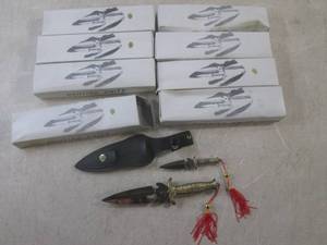 lot 45 image: (EC1) 8 Mini 2pc Knife Sets with Sh...