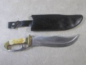 lot 58 image: (EW3) 15 Fixed Blade Knife with Le...