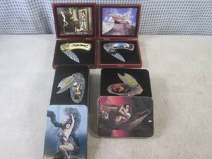 lot 77 image: (BS) 4 Collector Box Knives 2 Tin 2...