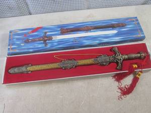 lot 88 image: (EW5) 24 Decorative Small Sword wi...