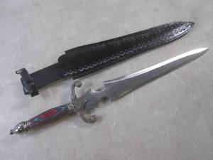lot 102 image: (CNTR) 21 Wood Handle Short Sword ...