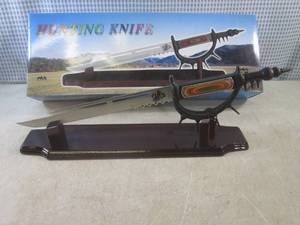 lot 105 image: (EW4) 20 12 Short Sword with Wood...