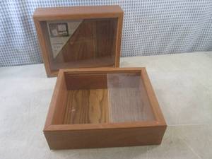 lot 114 image: (D-2) 2 Treasured Keepsakes Display...