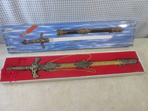 lot 118 image: (EW4) 24 Decorative Sword with She...