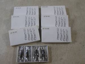lot 132 image: (EC1) 6 - 4pc Keychain Knives...