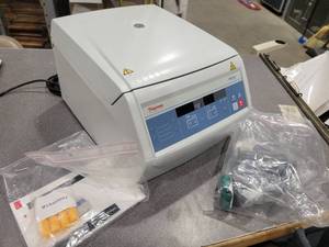 lot 38 image: Thermo Scientific Medifuge (536297) Brand New Never Used