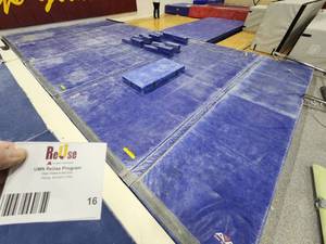 lot 16 image: lot of 6 V4 base mats