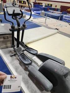 lot 24 image: Life Fitness Elliptical
