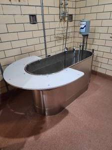 lot 64 image: NEW LOT ADDEDice baths lot of 2