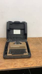 lot 243 image: vintage typewriter