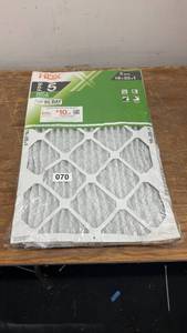 lot 70 image: 3-Pack HDX 16x25x1 Pleated Air Filters FPR 5