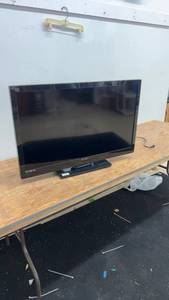 lot 155 image: Emerson 40-Inch LED TV with HDMI and SRS Sound