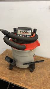 lot 161 image: Ridgid 12 Gallon WetDry Vac 4.25 Peak HP