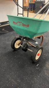 lot 175 image: Red Devil Push Fertilizer Spreader