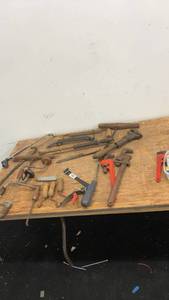 lot 182 image: Collection of Vintage Hand Tools and Modern Tool Accessories