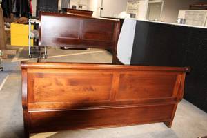 Wooden Sleigh Queen Size Bed Frame with Rich Finish