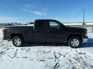 lot 3 image: 2015 Chevy Silverado 1500 Extended Cab 4WD