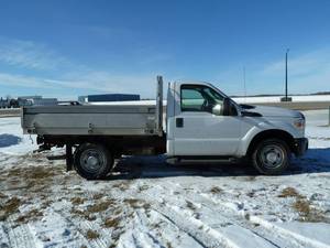 lot 5 image: 2012 Ford F-250 Super Duty Flat Bed