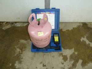 lot 143 image: 410A Refrigerant Tank Pink