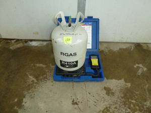lot 146 image: RGAS 410A Refrigerant Tank