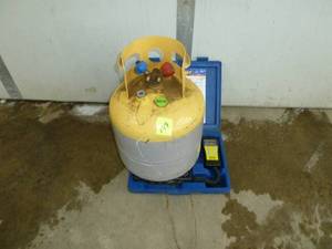 lot 149 image: YellowTank R-22 Refrigerant