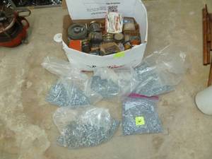 lot 165 image: Assorted Sheet Metal FastenersScrews