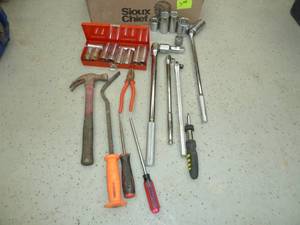lot 308 image: Breaker Bars & Sockets