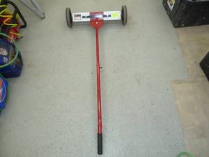 lot 311 image: Tool Shop Magnetic Sweeper