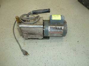 lot 317 image: Robinair Vacuum Pump HVAC