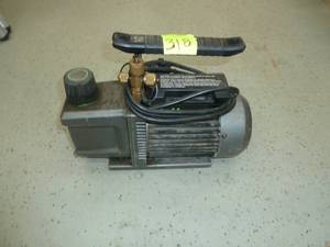 lot 318 image: Hilmar Vacuum Pump HVAC